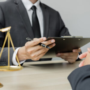 偉い人に罰を与えられる描写